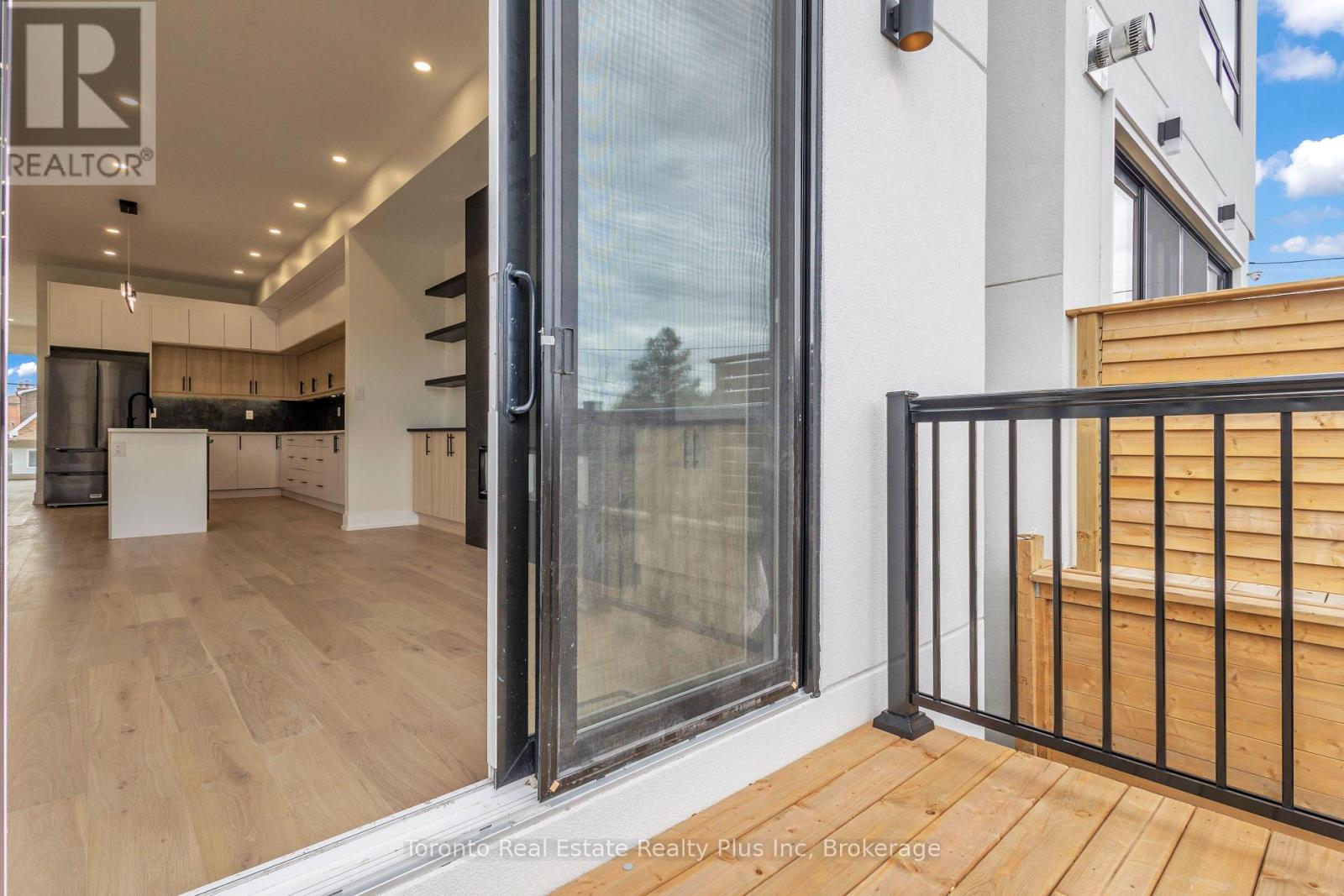 138 Bowie Avenue, Toronto (Briar Hill-Belgravia), Ontario  M6E 2R2 - Photo 25 - W13163856