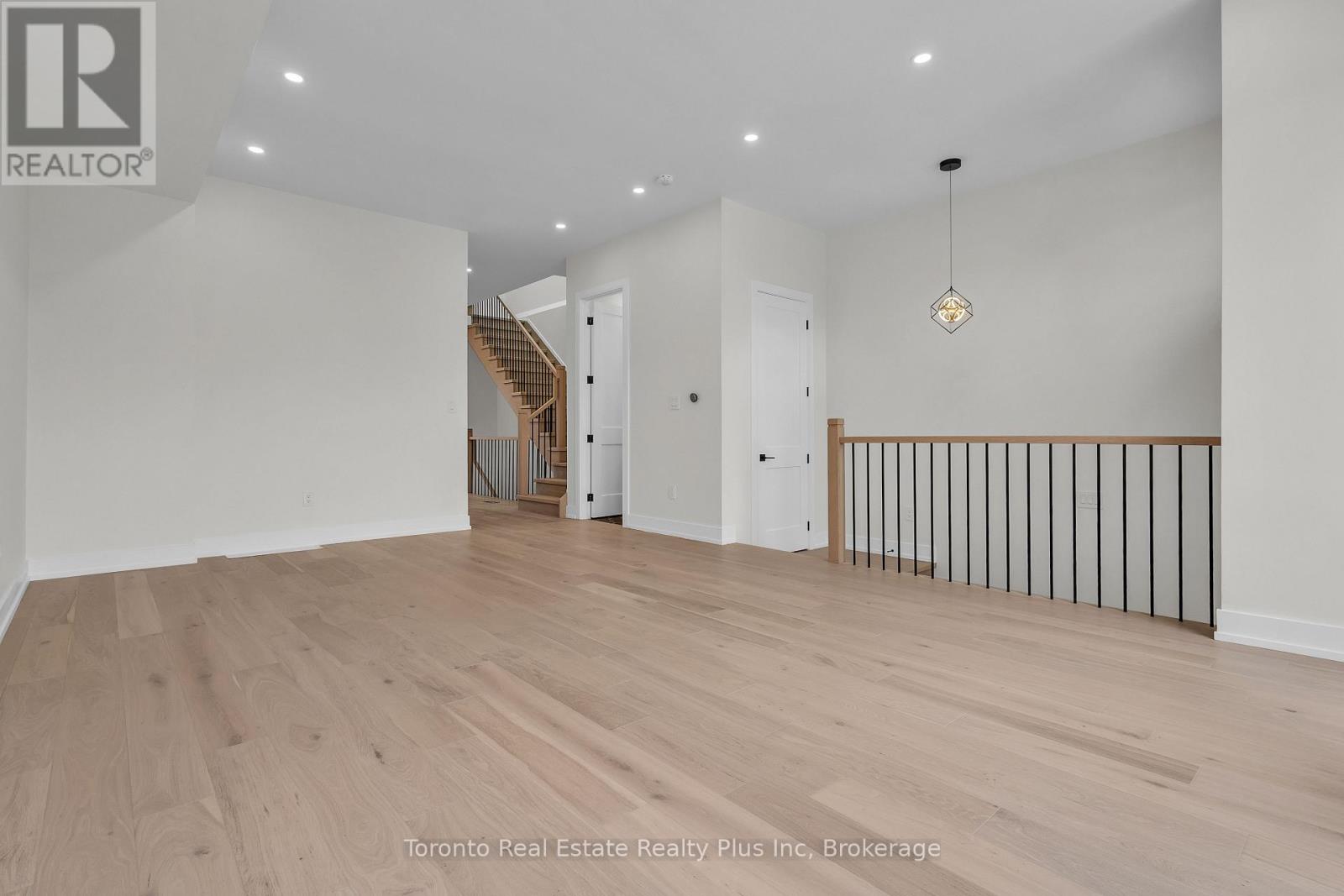 138 Bowie Avenue, Toronto (Briar Hill-Belgravia), Ontario  M6E 2R2 - Photo 31 - W13163856