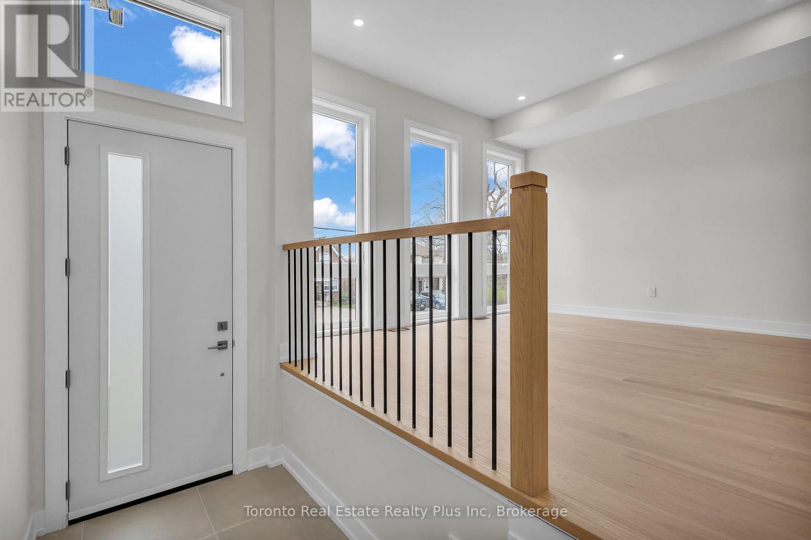 138 Bowie Avenue, Toronto (Briar Hill-Belgravia), Ontario  M6E 2R2 - Photo 32 - W13163856