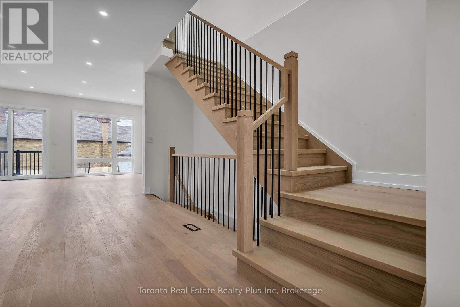 138 Bowie Avenue, Toronto (Briar Hill-Belgravia), Ontario  M6E 2R2 - Photo 34 - W13163856