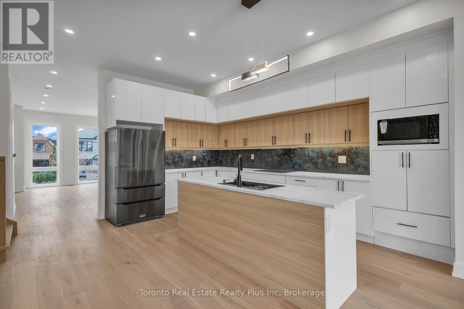 138 Bowie Avenue, Toronto (Briar Hill-Belgravia), Ontario  M6E 2R2 - Photo 37 - W13163856