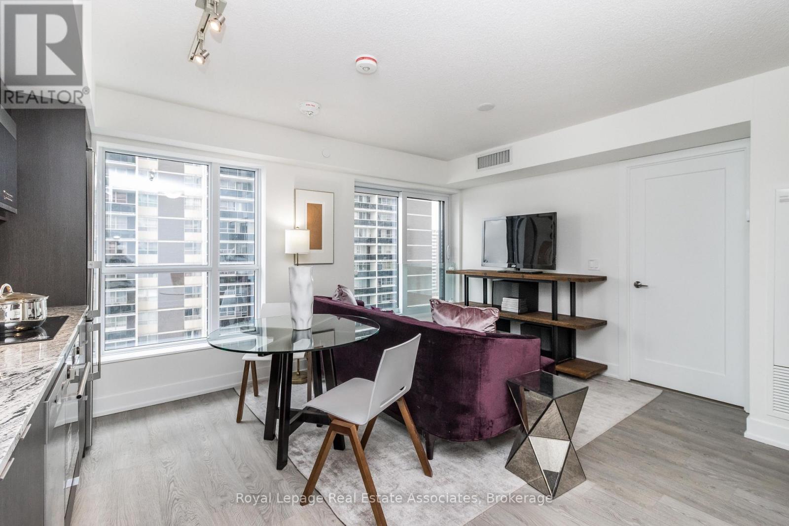 1325 - 9 Mabelle Avenue, Toronto, Ontario  M9A 0E1 - Photo 3 - W13163938
