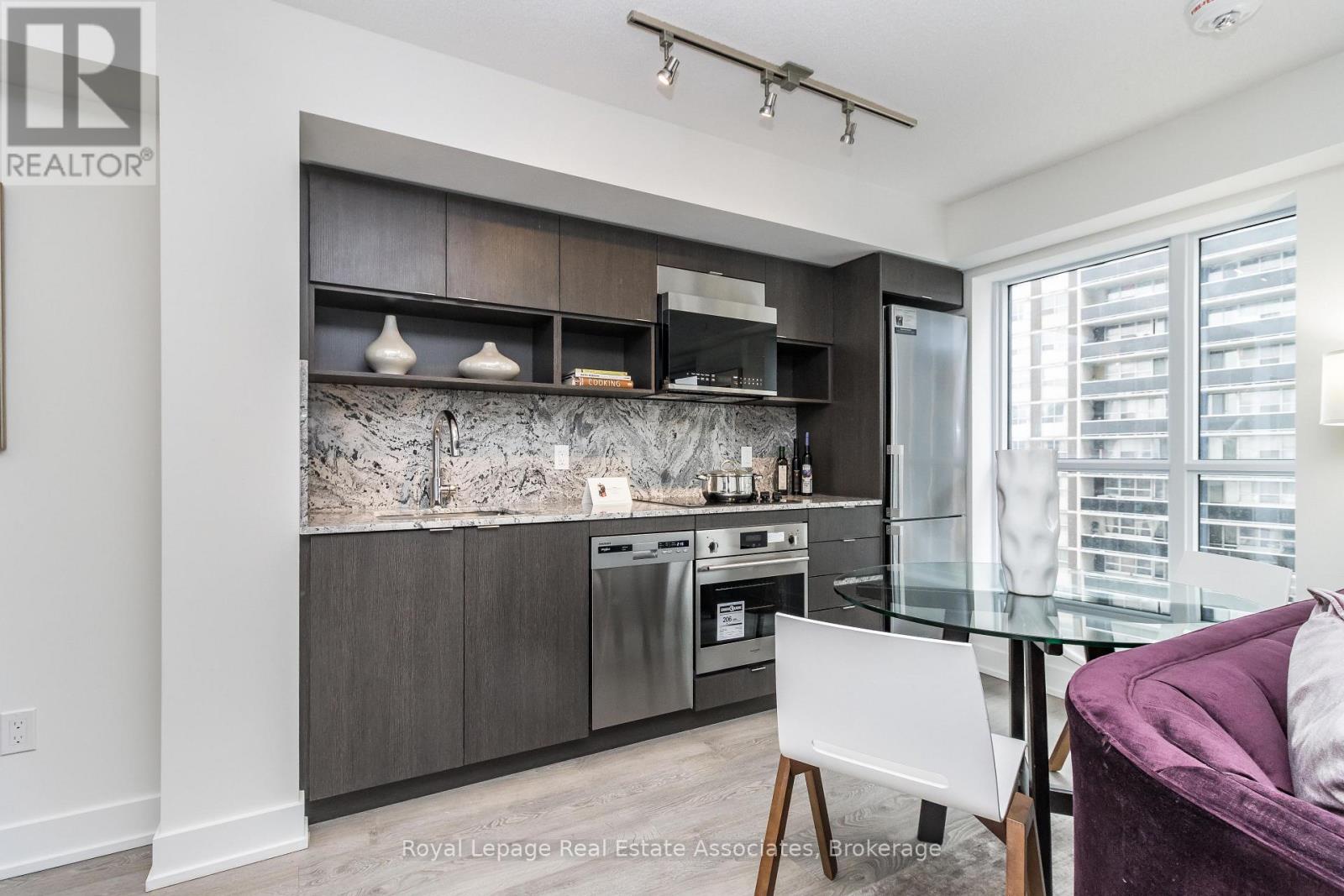 1325 - 9 Mabelle Avenue, Toronto, Ontario  M9A 0E1 - Photo 4 - W13163938