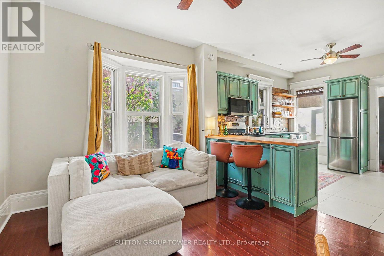 560 Indian Grove, Toronto, Ontario  M6P 2J4 - Photo 7 - W13163972