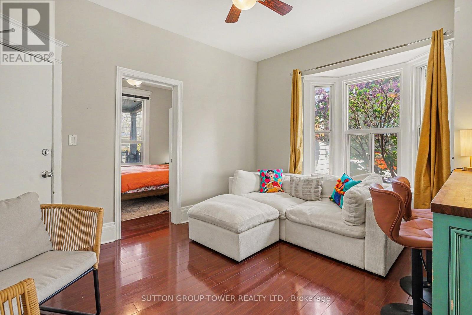 560 Indian Grove, Toronto, Ontario  M6P 2J4 - Photo 8 - W13163972