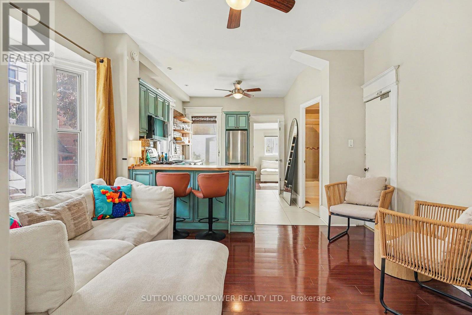 560 Indian Grove, Toronto, Ontario  M6P 2J4 - Photo 9 - W13163972