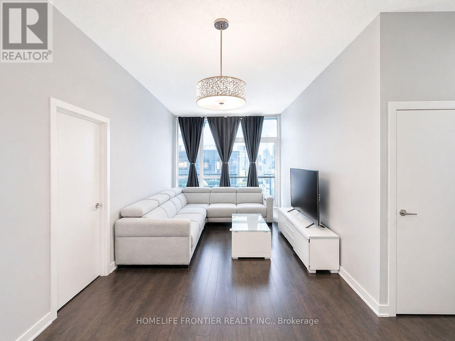 504 - 4070 Confederation Parkway, Mississauga, Ontario  L5B 0E9 - Photo 2 - W13163996