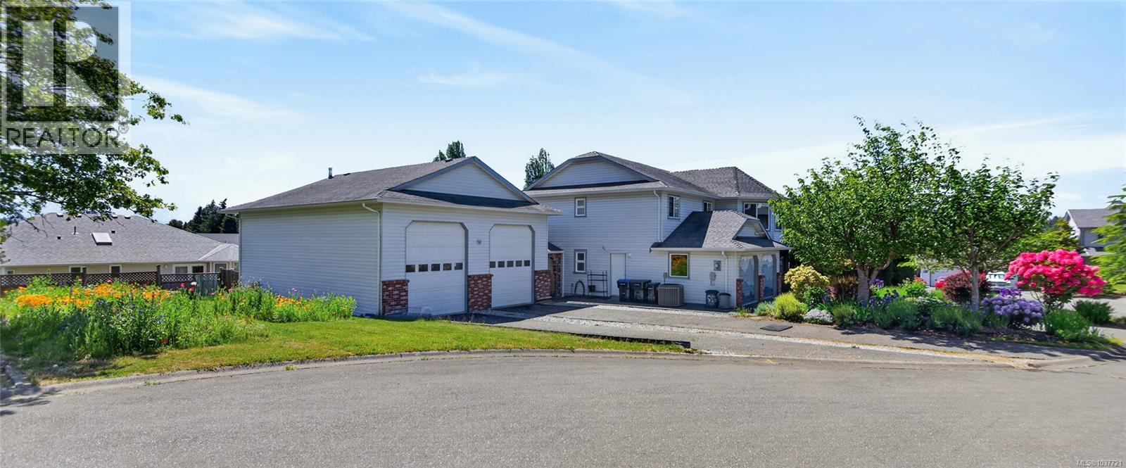1425 Sabre Crt, Comox, British Columbia  V9M 2X2 - Photo 2 - 1037721
