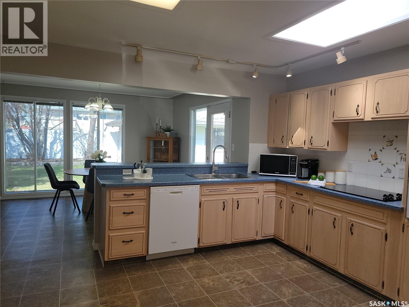 1502 Early Drive, Saskatoon, Saskatchewan  S7H 3K2 - Photo 5 - SK036832