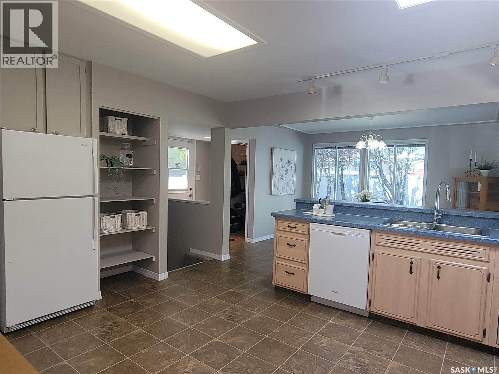 1502 Early Drive, Saskatoon, Saskatchewan  S7H 3K2 - Photo 8 - SK036832