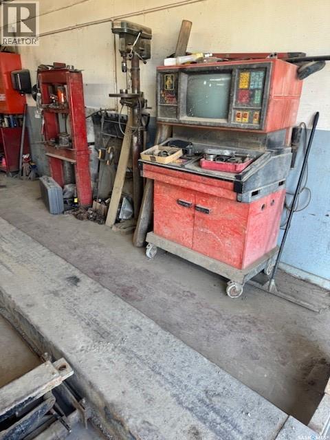 300 Frontage Street, Cut Knife, Saskatchewan  S0M 0N0 - Photo 6 - SK036753