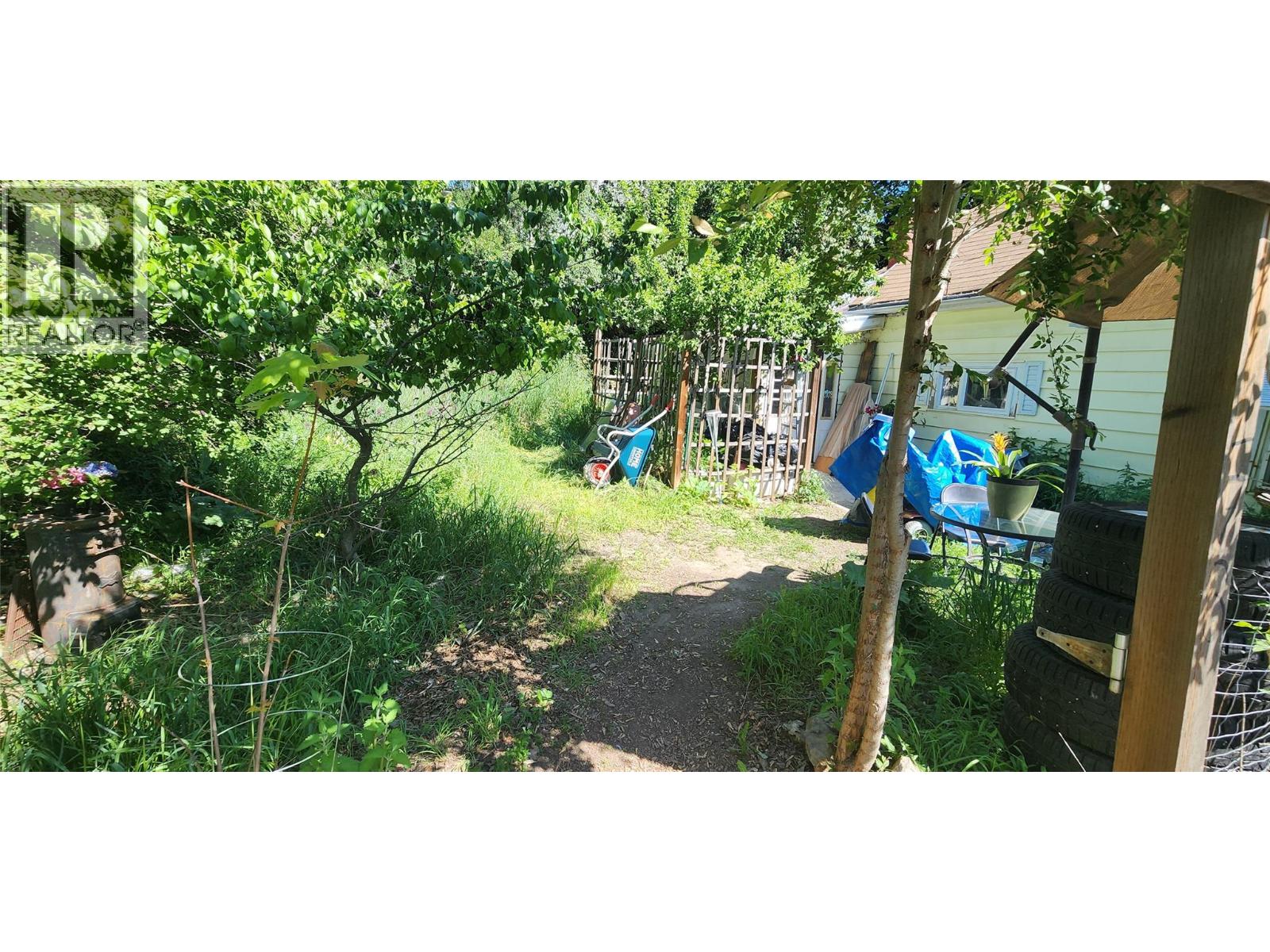 173 75th Avenue, Grand Forks, British Columbia  V0H 1H0 - Photo 14 - 10387639