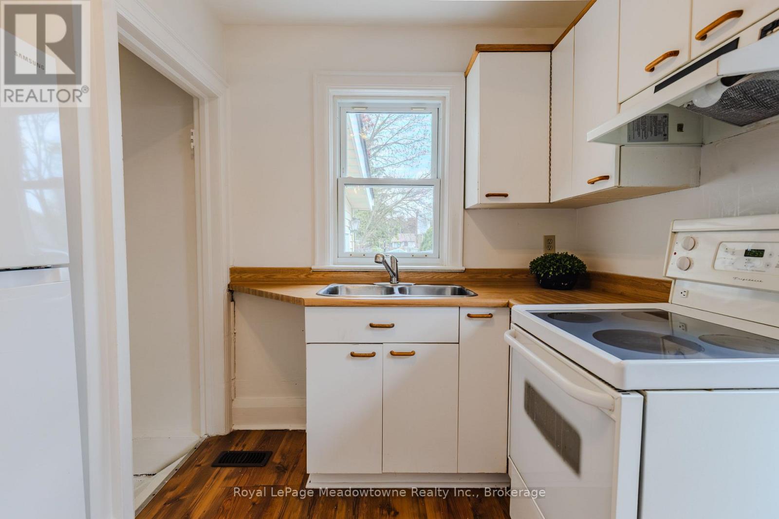 21 Elgin Street N, Cambridge, Ontario  N1R 5G8 - Photo 12 - X13164062