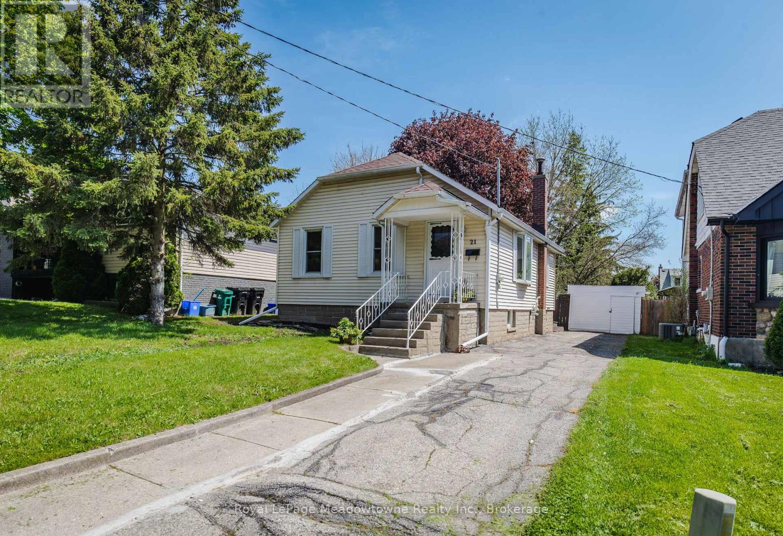 21 Elgin Street N, Cambridge, Ontario  N1R 5G8 - Photo 2 - X13164062