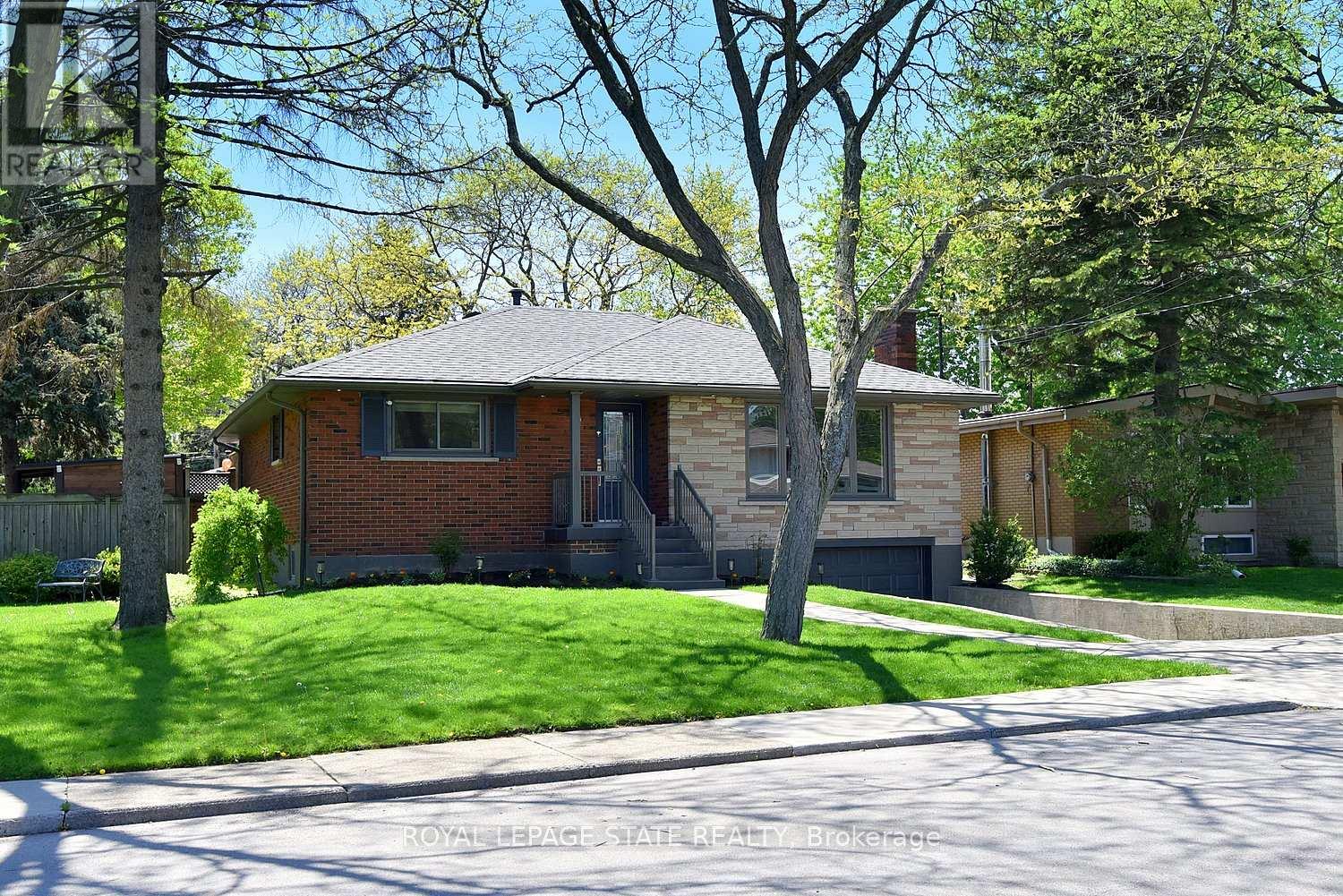9 SAN FERNANDO DRIVE, Hamilton, Ontario