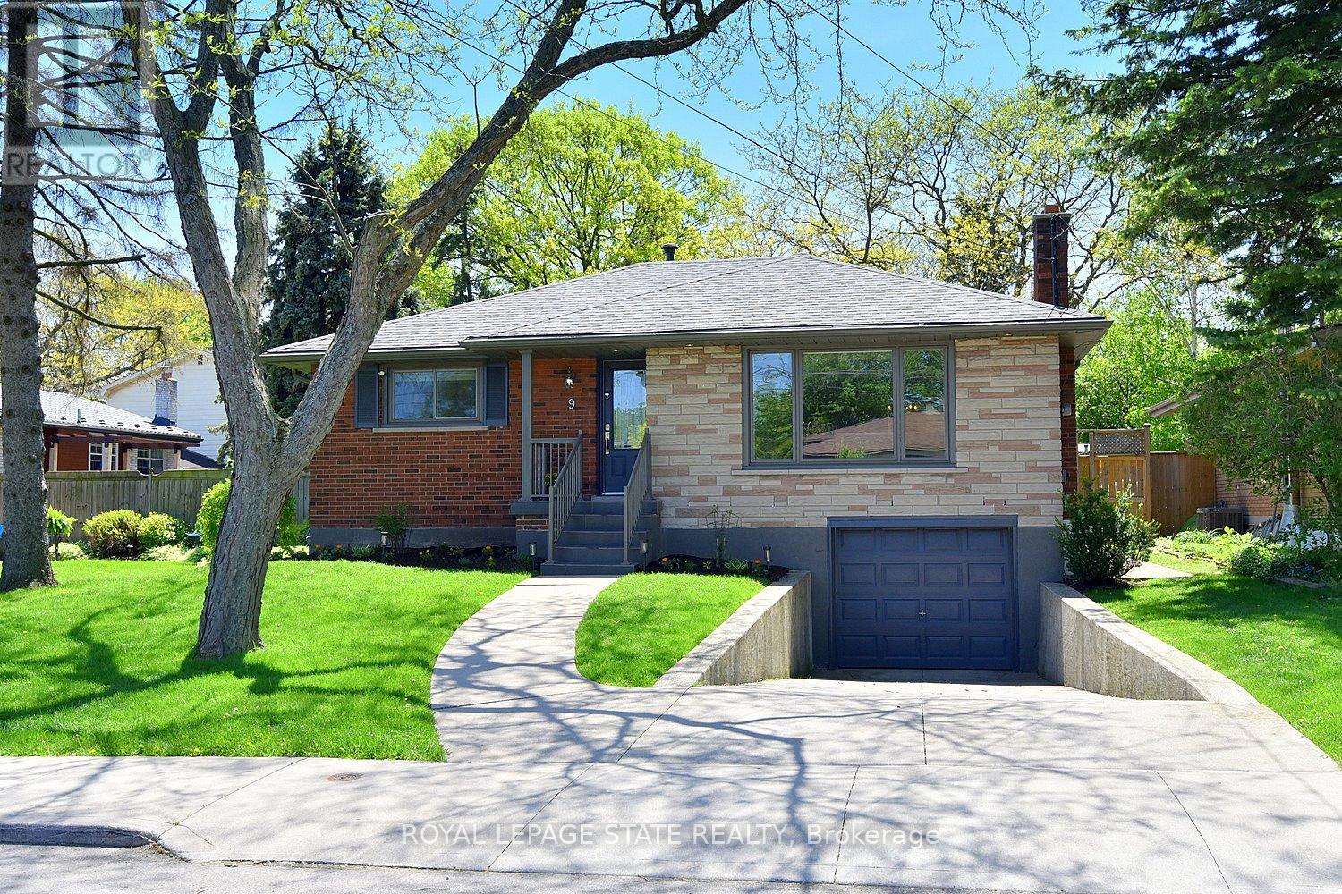 9 San Fernando Drive, Hamilton, Ontario  L9C 2C1 - Photo 2 - X13163736