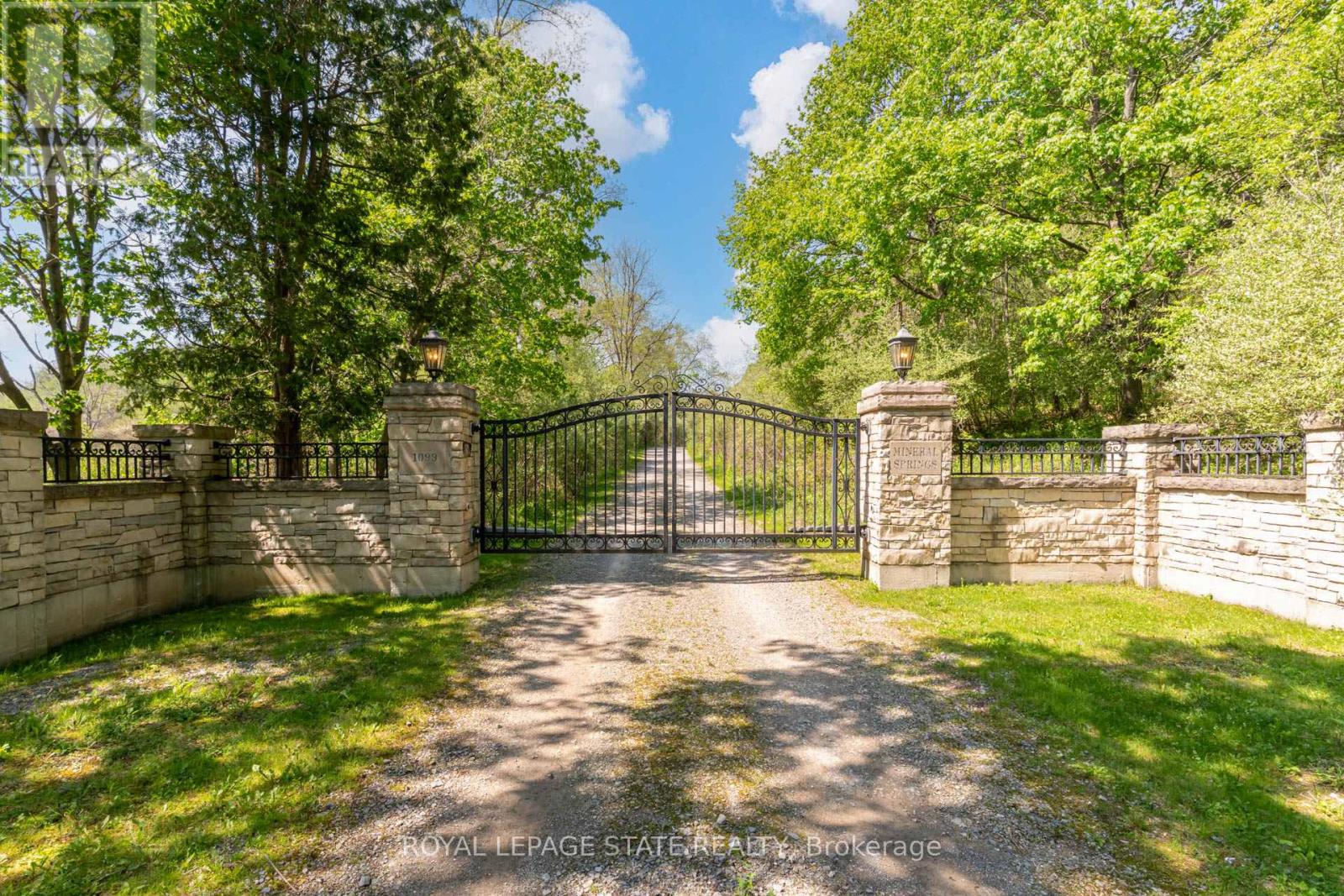 1099 Mineral Springs Road, Hamilton, Ontario  L9H 5E3 - Photo 6 - X13163838