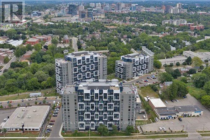 105 - 460B BELMONT AVENUE W
