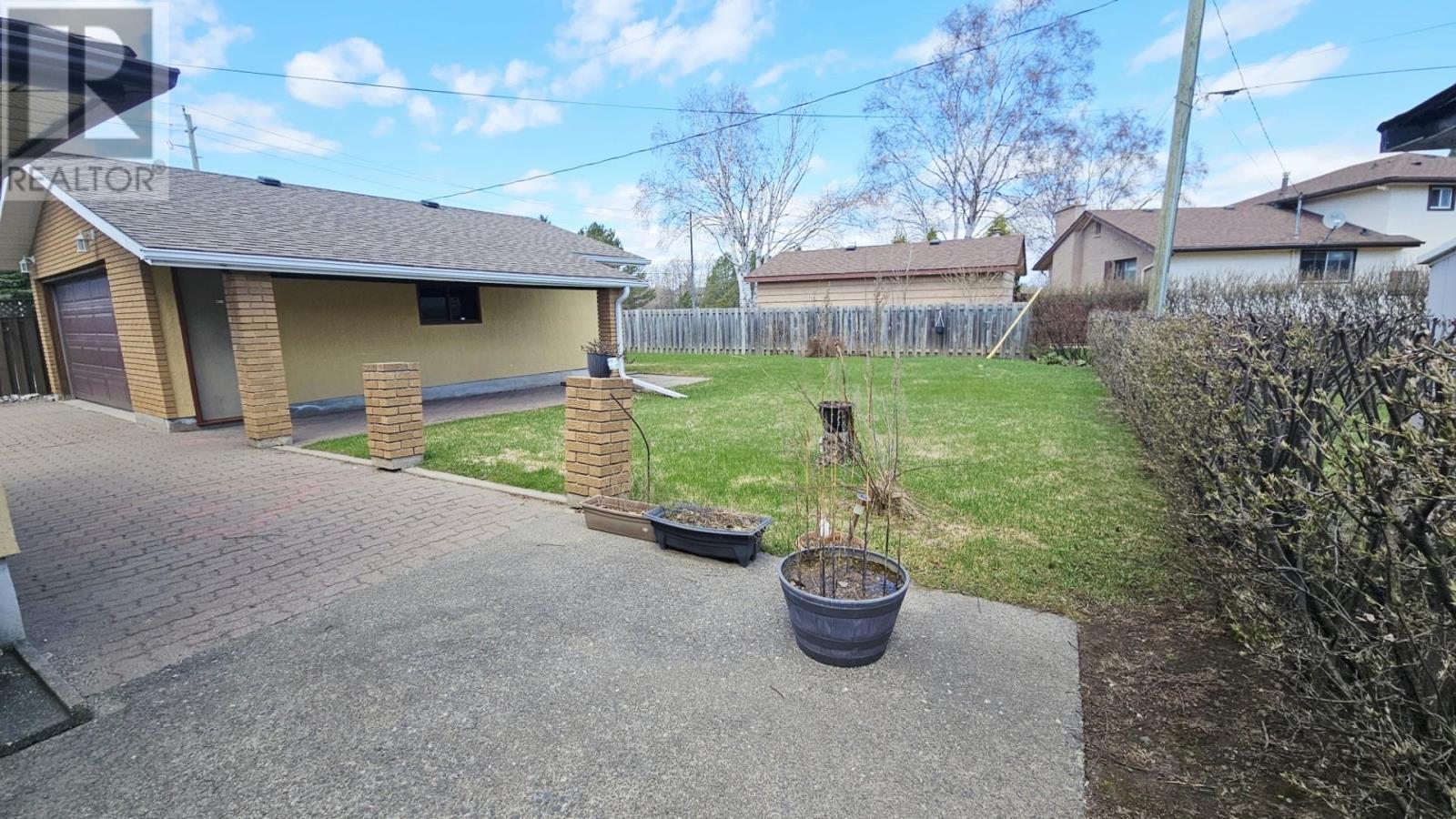 459 Frontenac Bay, Thunder Bay, Ontario  P7C 1M5 - Photo 26 - TB2601161