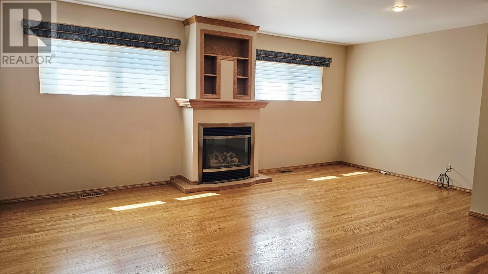 459 Frontenac Bay, Thunder Bay, Ontario  P7C 1M5 - Photo 3 - TB2601161