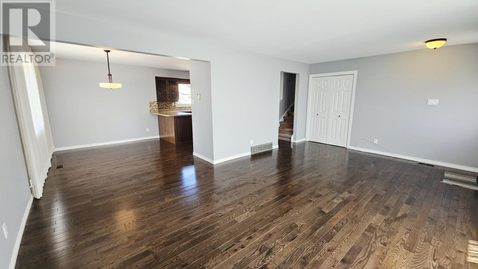 459 Frontenac Bay, Thunder Bay, Ontario  P7C 1M5 - Photo 6 - TB2601161
