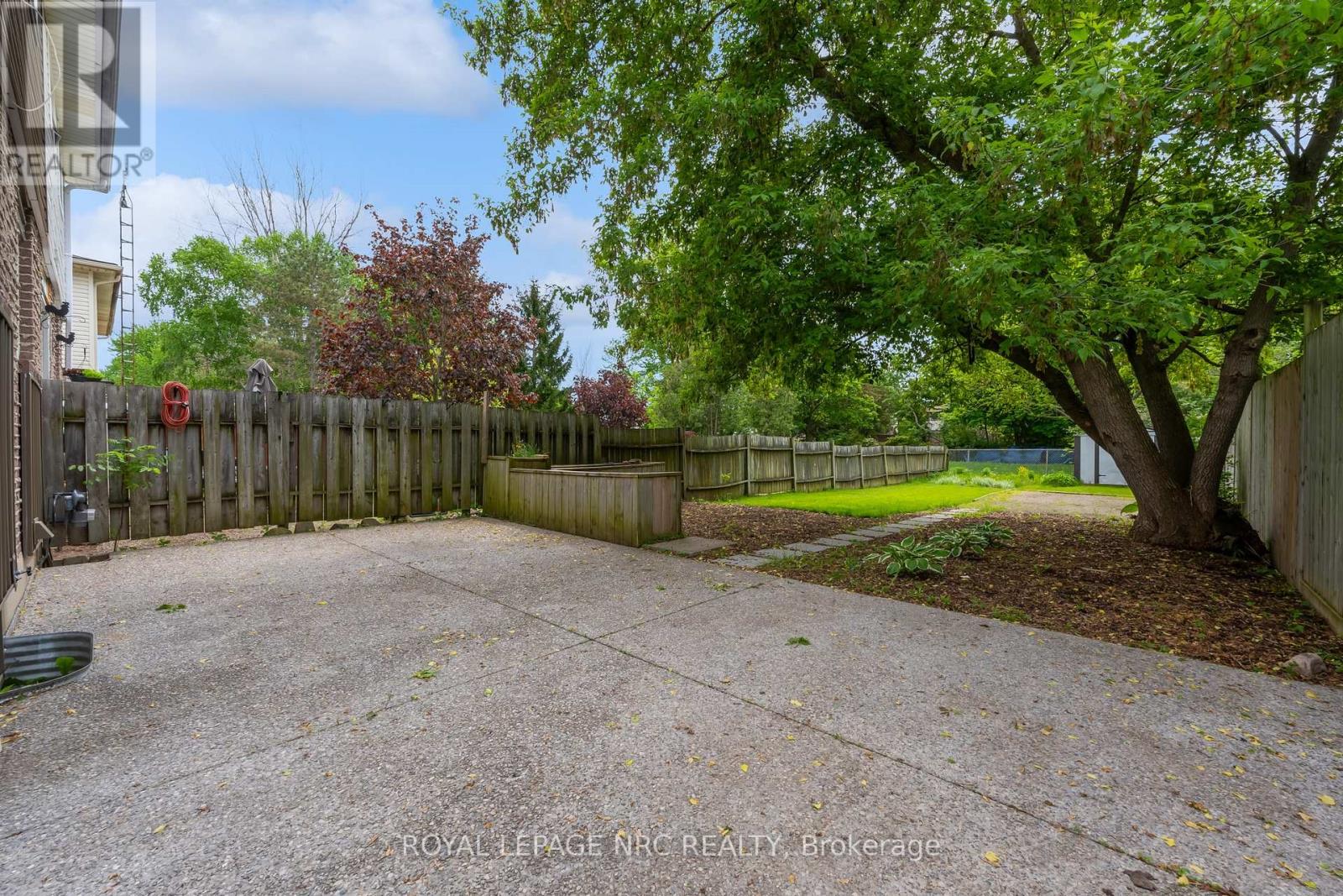 64 Silvan Drive, Welland, Ontario  L3C 6C3 - Photo 4 - X13164116