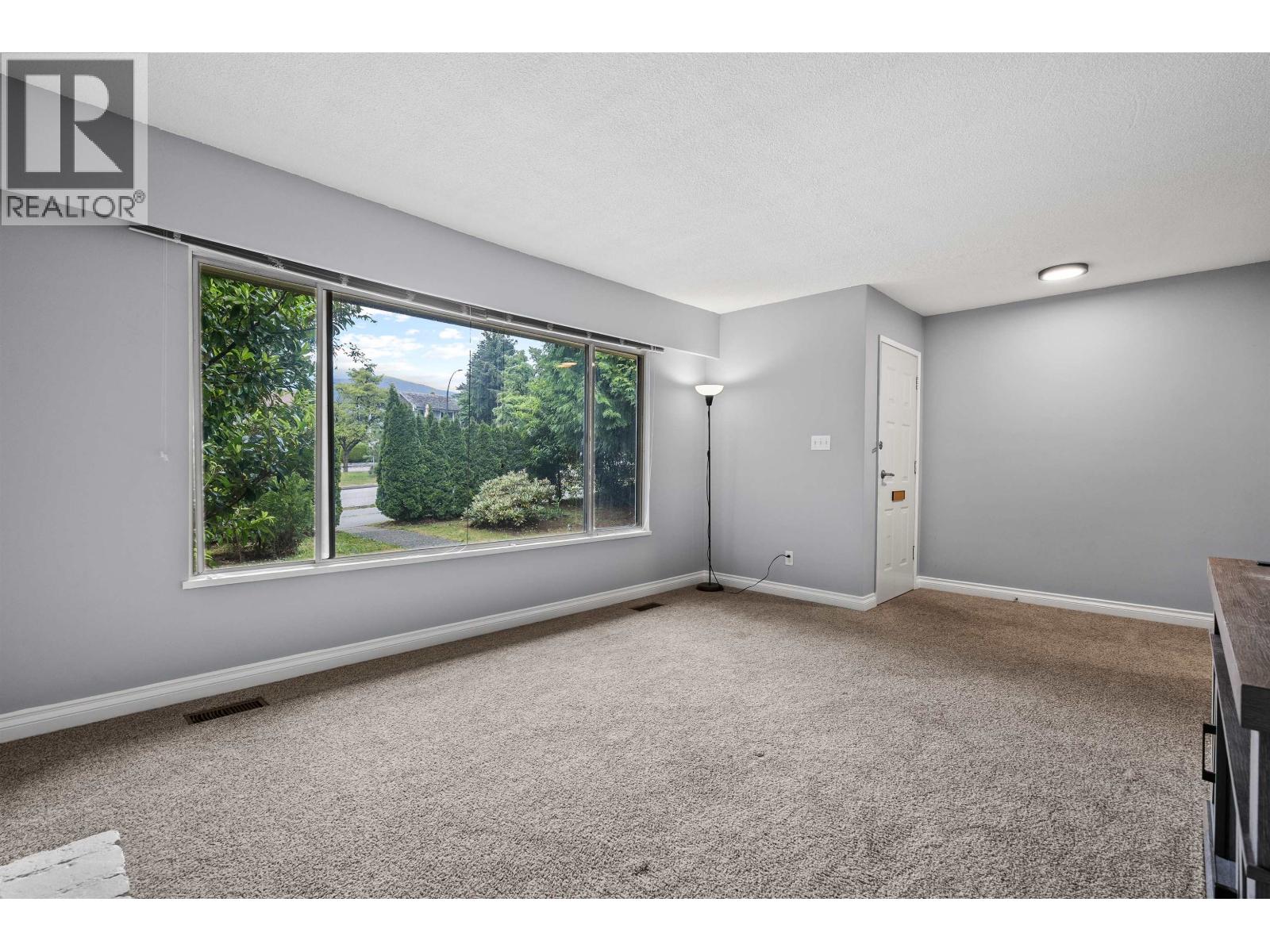 443-445 W Keith Road, Vancouver, British Columbia  V7M 1M2 - Photo 36 - R3126952