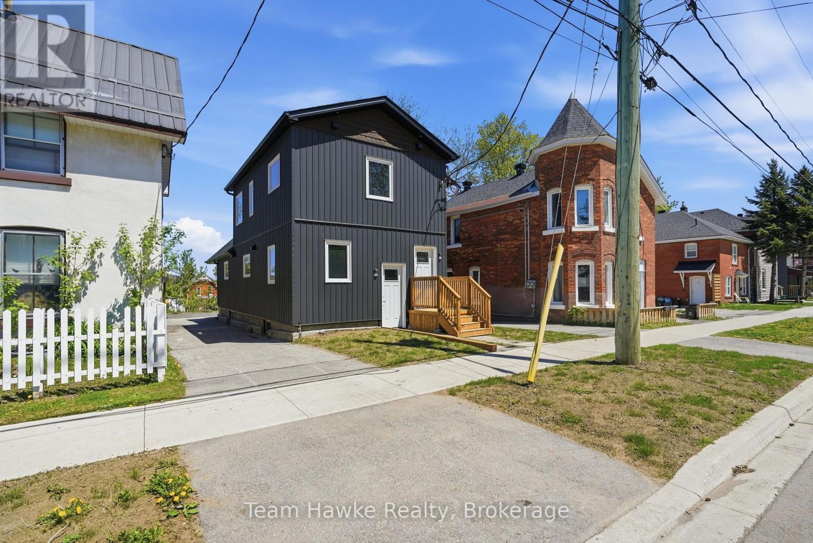 64 MATCHEDASH STREET S, orillia, Ontario