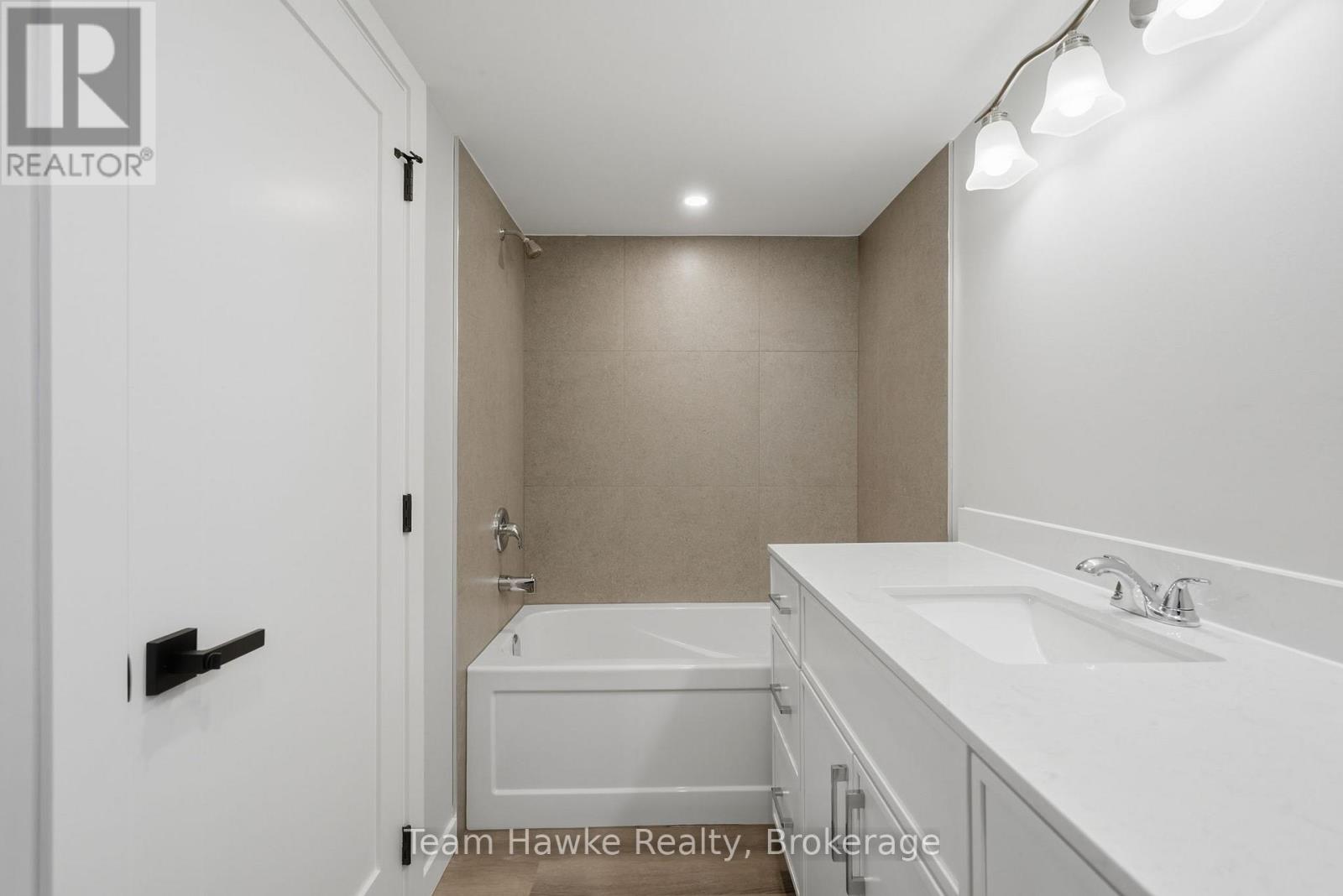 64 Matchedash Street S, Orillia, Ontario  L3V 4W5 - Photo 19 - S13164154