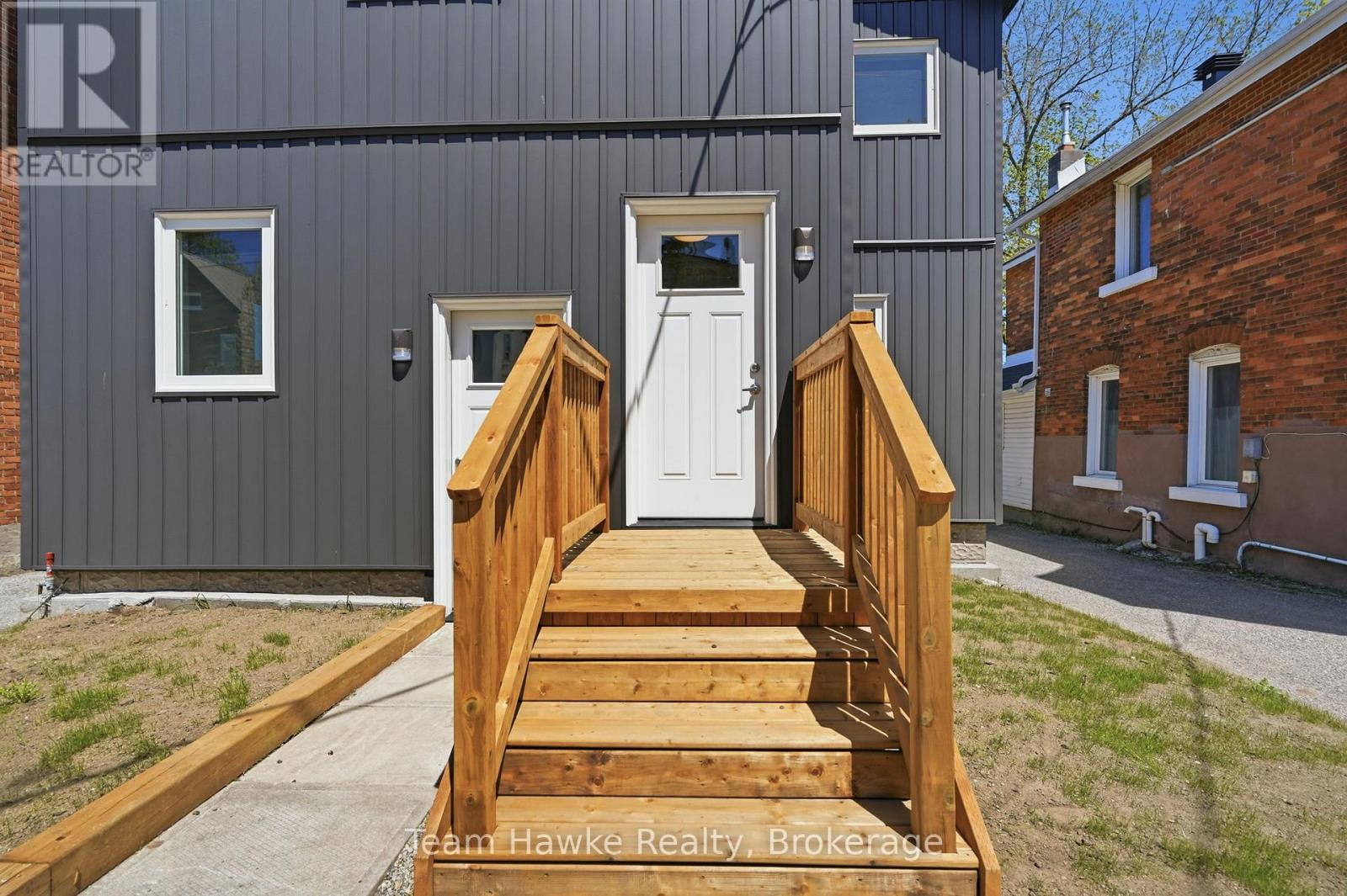 64 Matchedash Street S, Orillia, Ontario  L3V 4W5 - Photo 3 - S13164154