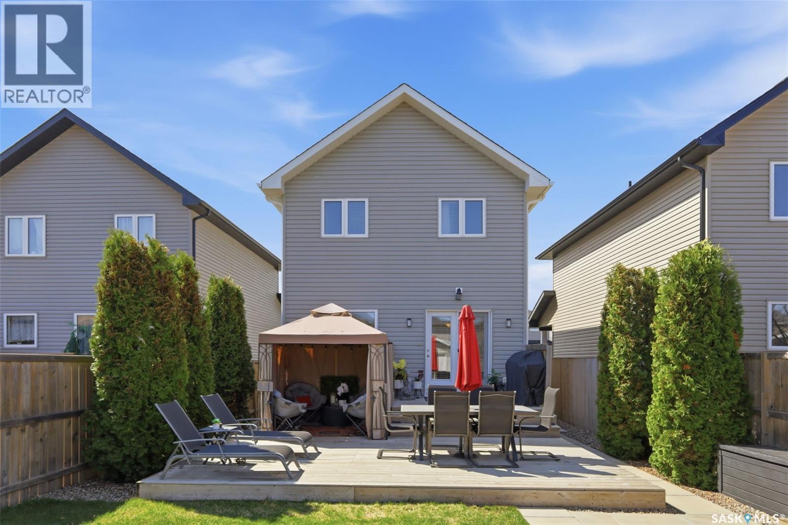 646 Hampton Circle, Saskatoon, Saskatchewan  S7R 0J5 - Photo 2 - SK036635