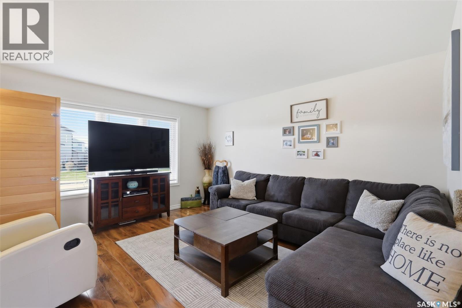 646 Hampton Circle, Saskatoon, Saskatchewan  S7R 0J5 - Photo 6 - SK036635