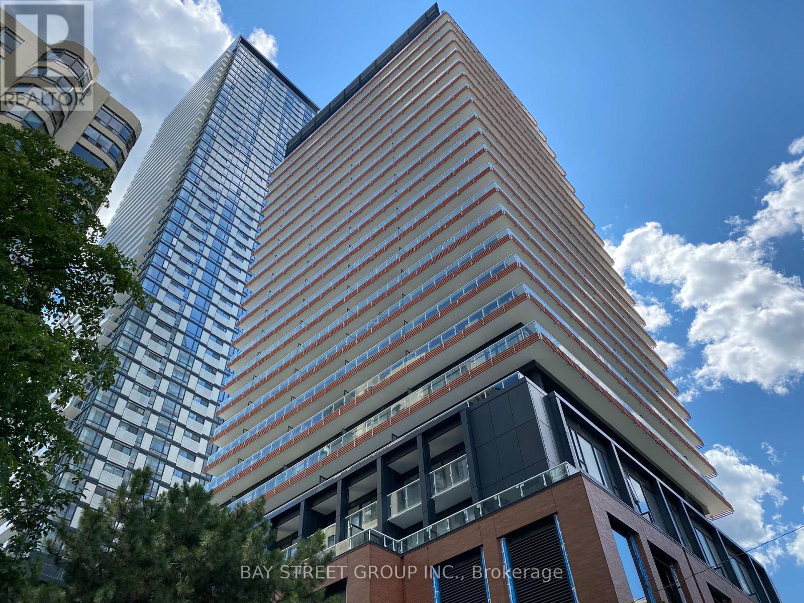 2201 - 18 MAITLAND TERRACE