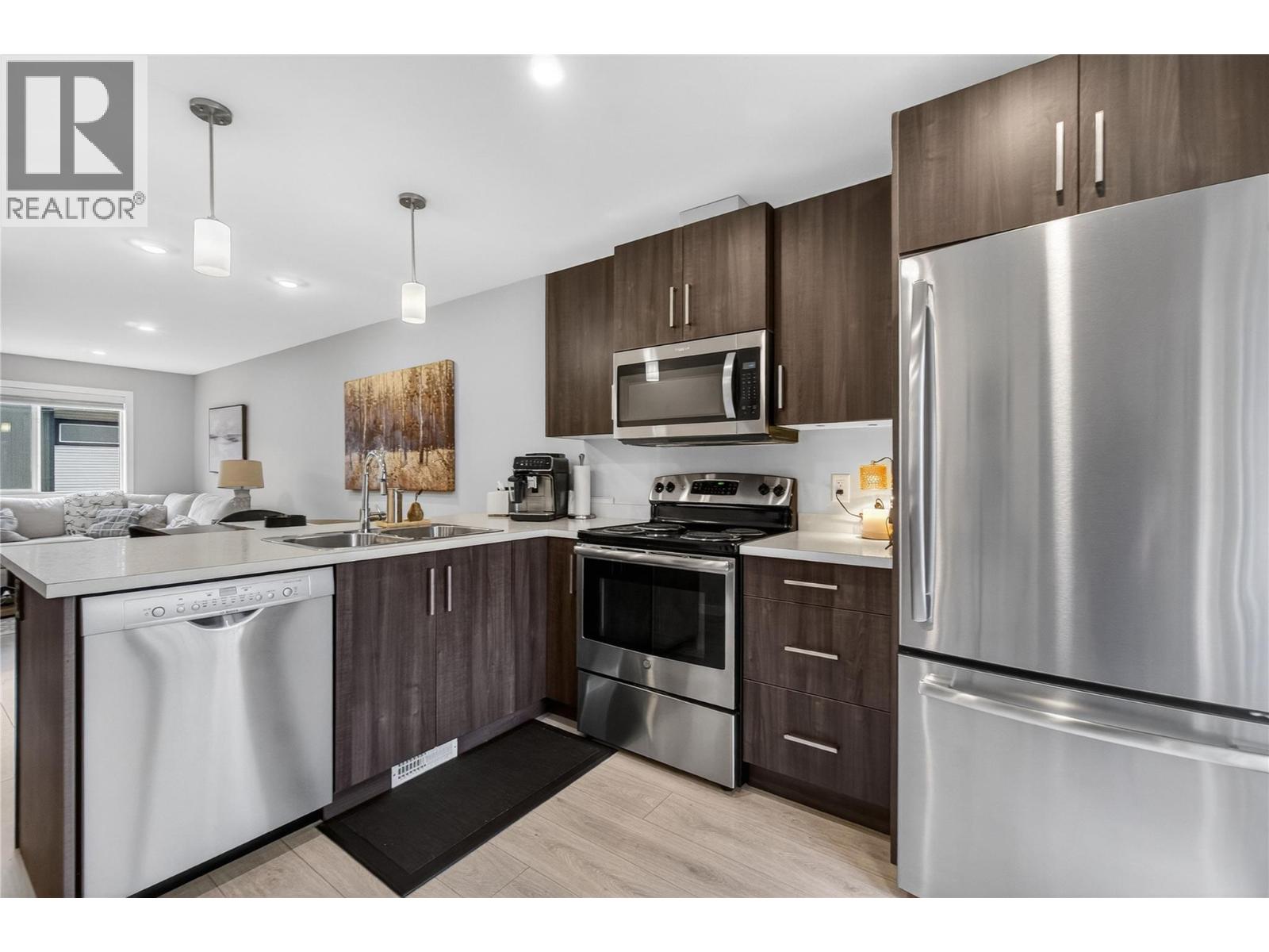 2081 11 Avenue NE Unit# 9, Salmon Arm, British Columbia V1E 0G1 - Photo 4 - 10376479