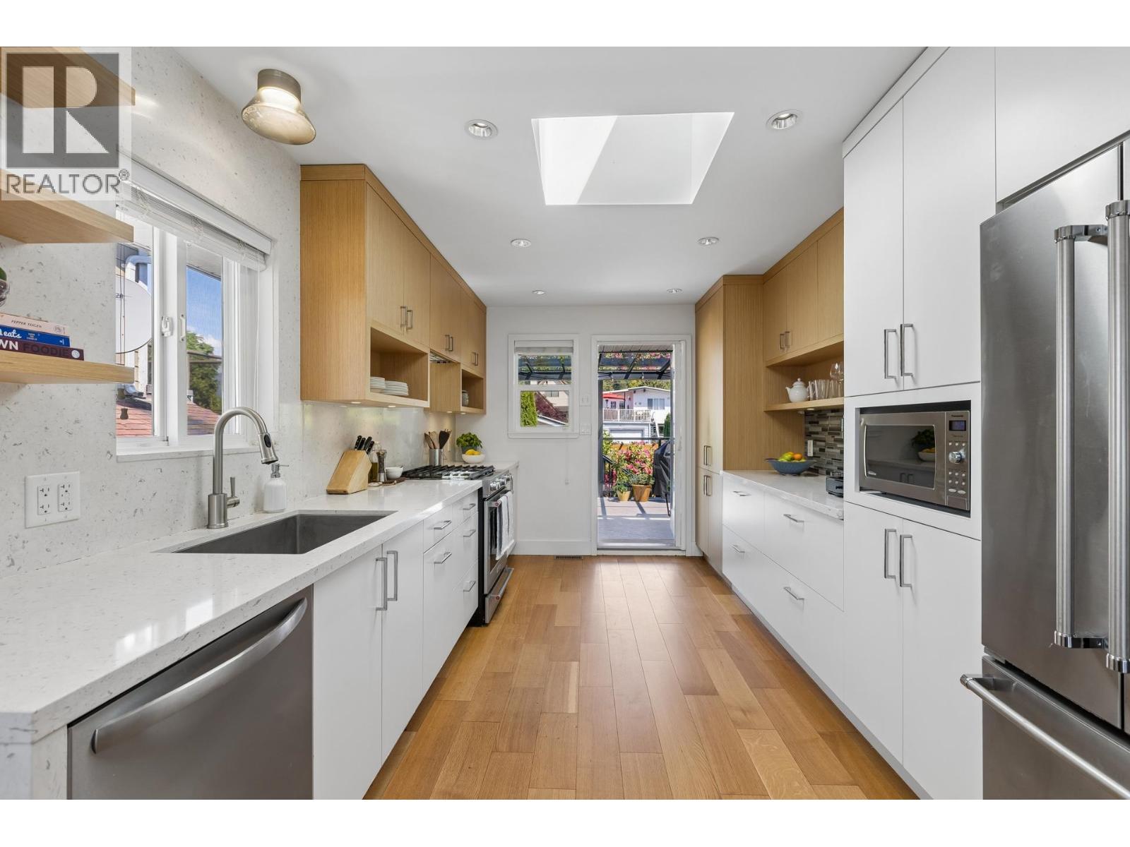 316 W 21st Street, North Vancouver, British Columbia  V7M 1Z5 - Photo 10 - R3126978
