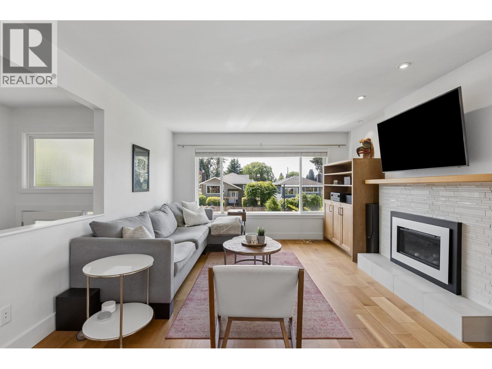 316 W 21st Street, North Vancouver, British Columbia  V7M 1Z5 - Photo 4 - R3126978