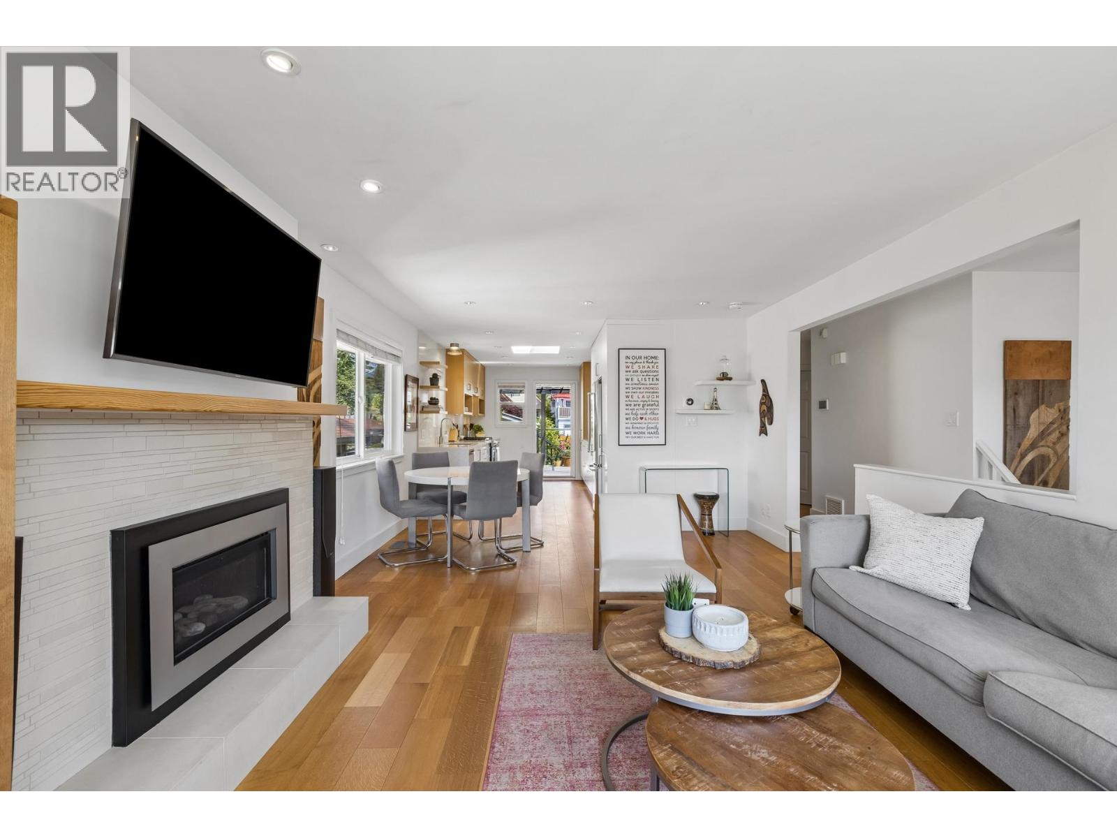 316 W 21st Street, North Vancouver, British Columbia  V7M 1Z5 - Photo 7 - R3126978
