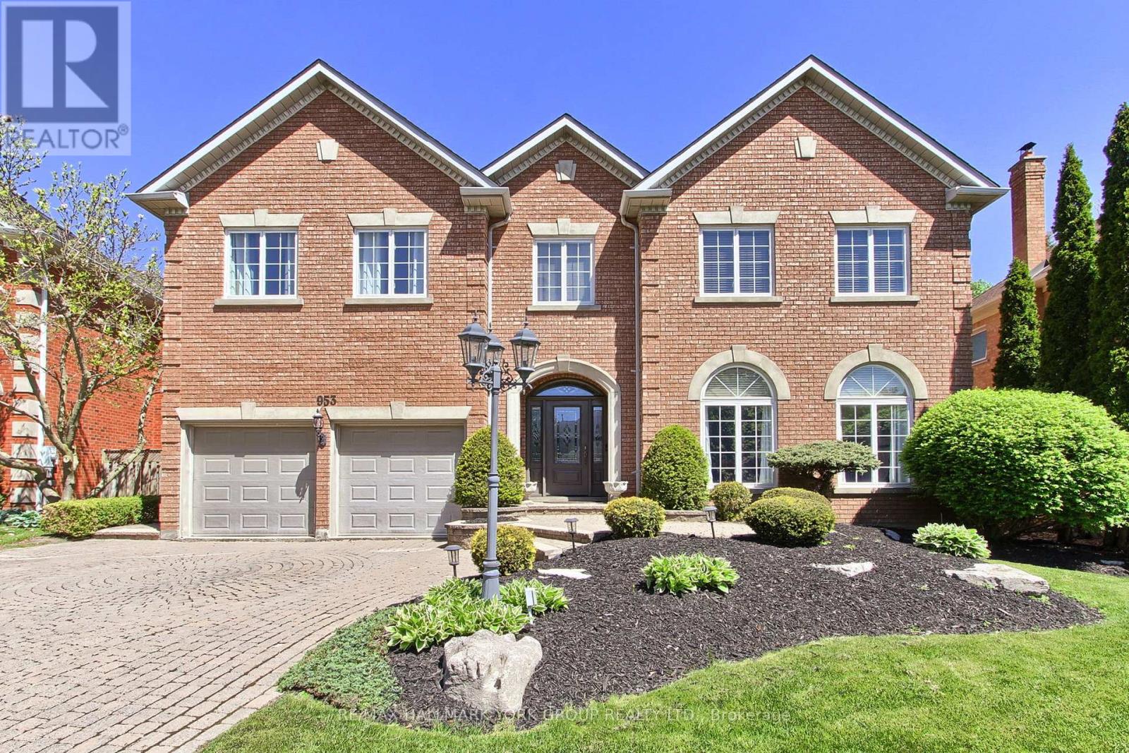 953 Damascus Court, Newmarket, Ontario  L3X 1L2 - Photo 1 - N13164038
