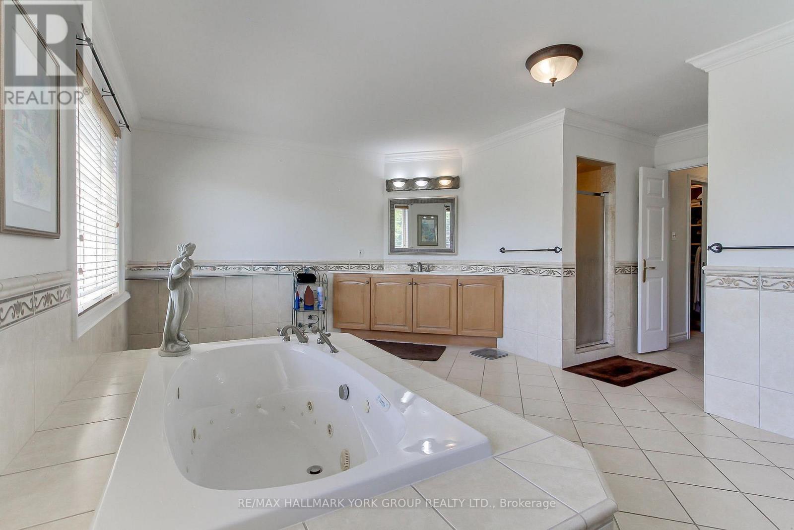 953 Damascus Court, Newmarket, Ontario  L3X 1L2 - Photo 23 - N13164038
