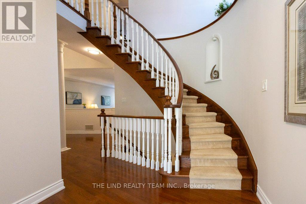 59 Stonecliffe Crescent, Aurora, Ontario  L4G 7Z7 - Photo 4 - N13164050
