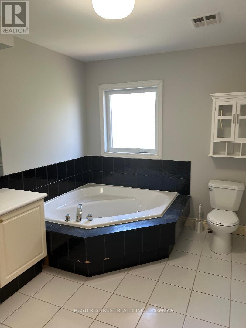 10 Buckhorn Avenue, Richmond Hill, Ontario  L4C 0E3 - Photo 15 - N13164060