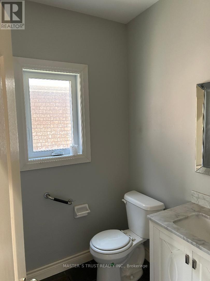 10 Buckhorn Avenue, Richmond Hill, Ontario  L4C 0E3 - Photo 8 - N13164060