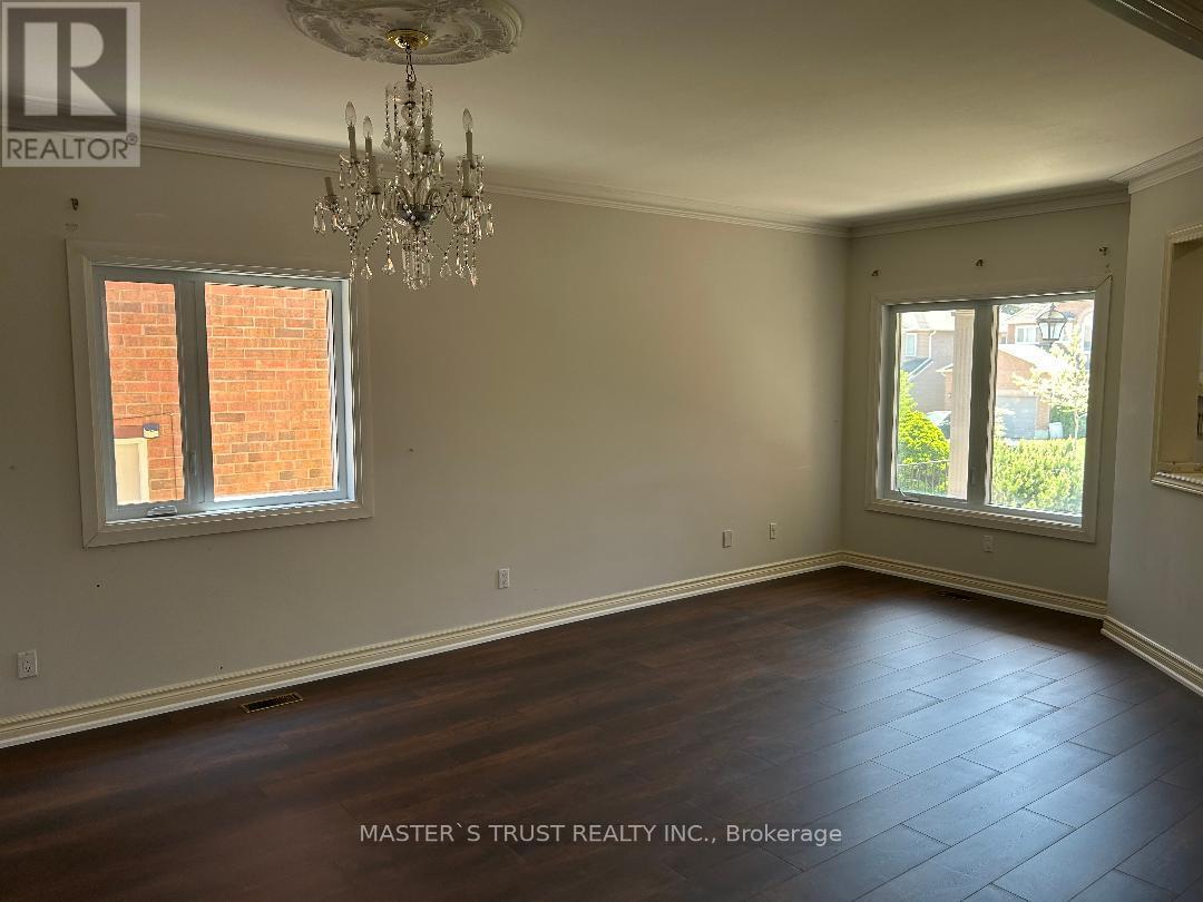 10 Buckhorn Avenue, Richmond Hill, Ontario  L4C 0E3 - Photo 9 - N13164060