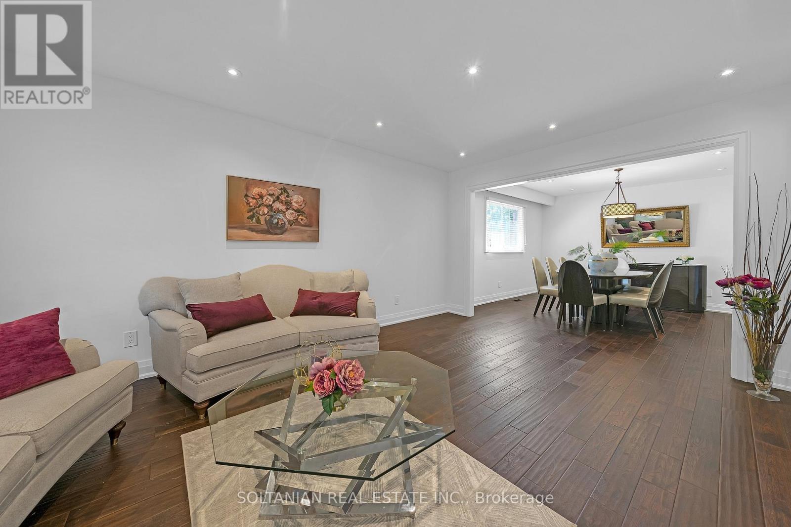 12 Dorian Place, Vaughan, Ontario  L4J 2M3 - Photo 4 - N13164086