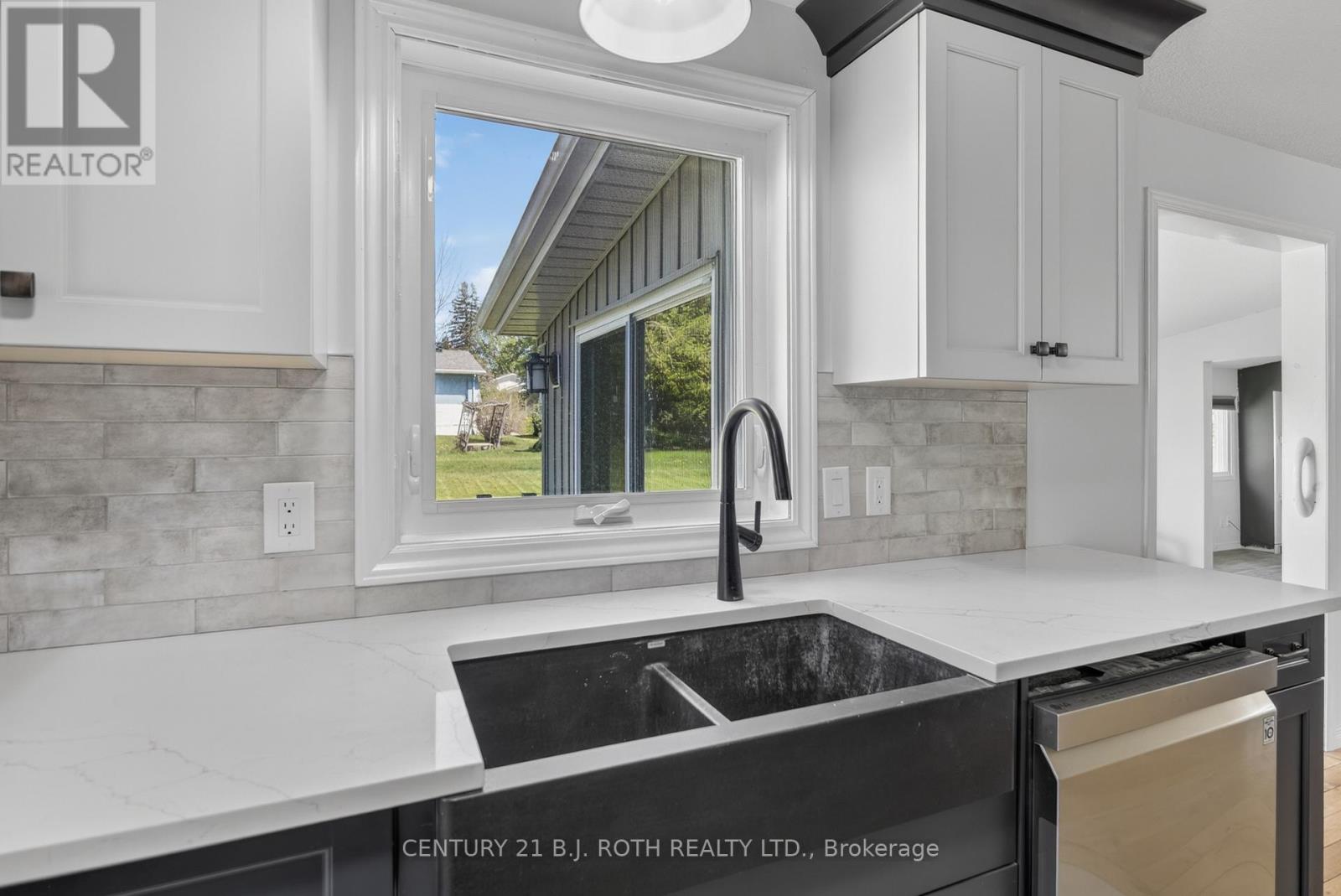8 Belle Isle Arm, Innisfil, Ontario  L9S 1N7 - Photo 25 - N13164136