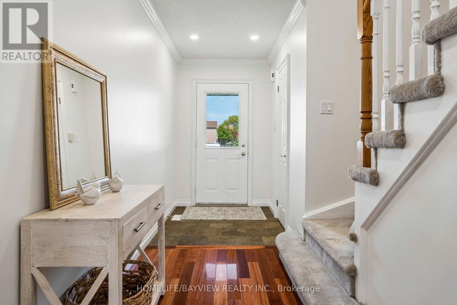 29 Oakridge Court, East Gwillimbury, Ontario  L9N 1M5 - Photo 5 - N13164156