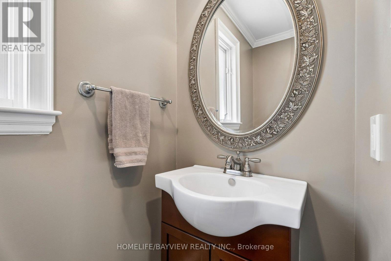 29 Oakridge Court, East Gwillimbury, Ontario  L9N 1M5 - Photo 7 - N13164156