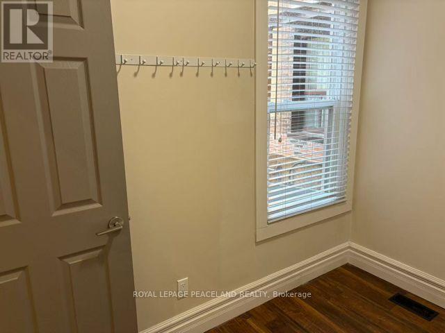 Main+bs - 1320 Dundas Street, Toronto, Ontario  M4M 1S6 - Photo 8 - E13161926