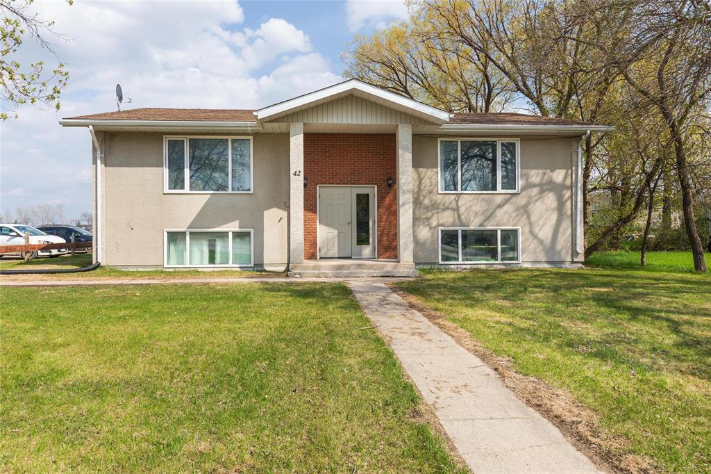 42 Arena Road, Ste Anne, Manitoba