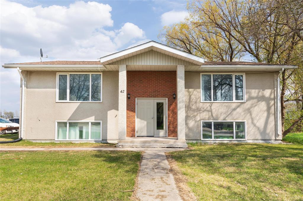 42 Arena Road, Ste Anne, Manitoba  R5H 1J2 - Photo 1 - 202611459